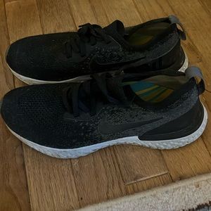 NIKE epic react running shoes size 7